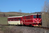 Duben 2012 a lokomotiva 917 projíždí nejmenší oblouk na trati mezi Třemešnou a LIptaní.