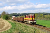 Převoz vozu z Třemešné do Krnova na manipulačním vlaku ČD Cargo v dubnu 2015.